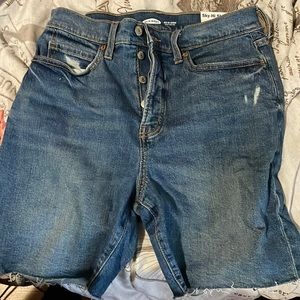 Old navy extra high rise 7” inseam denim shorts. Tried on once, never worn